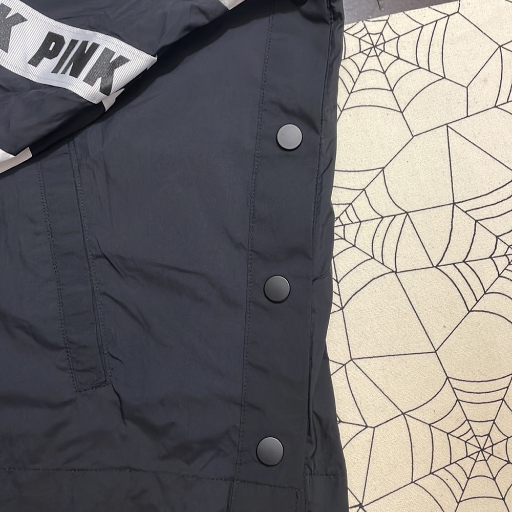 Windbreaker - Picture 2 of 7